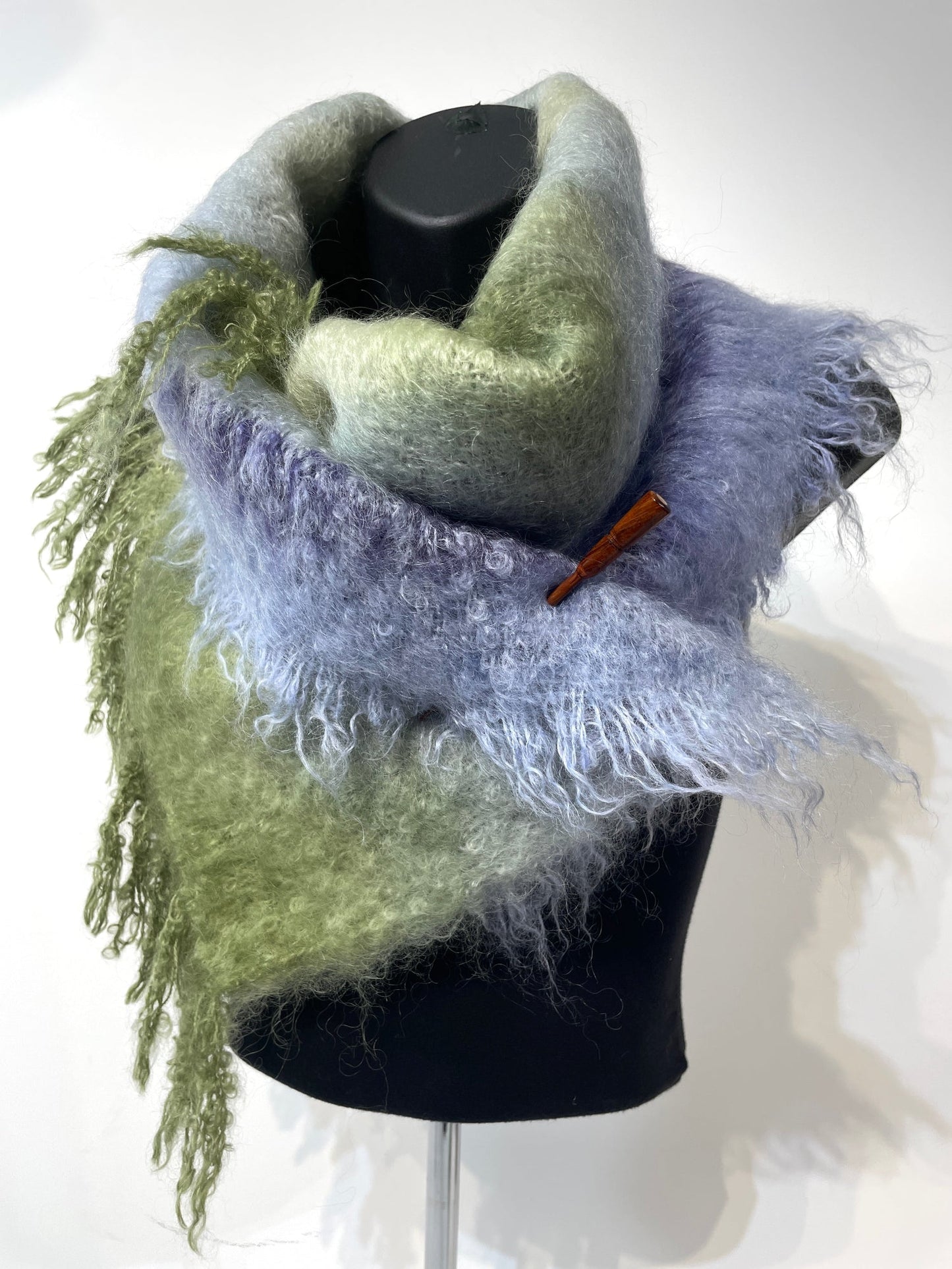 Pinned Collar