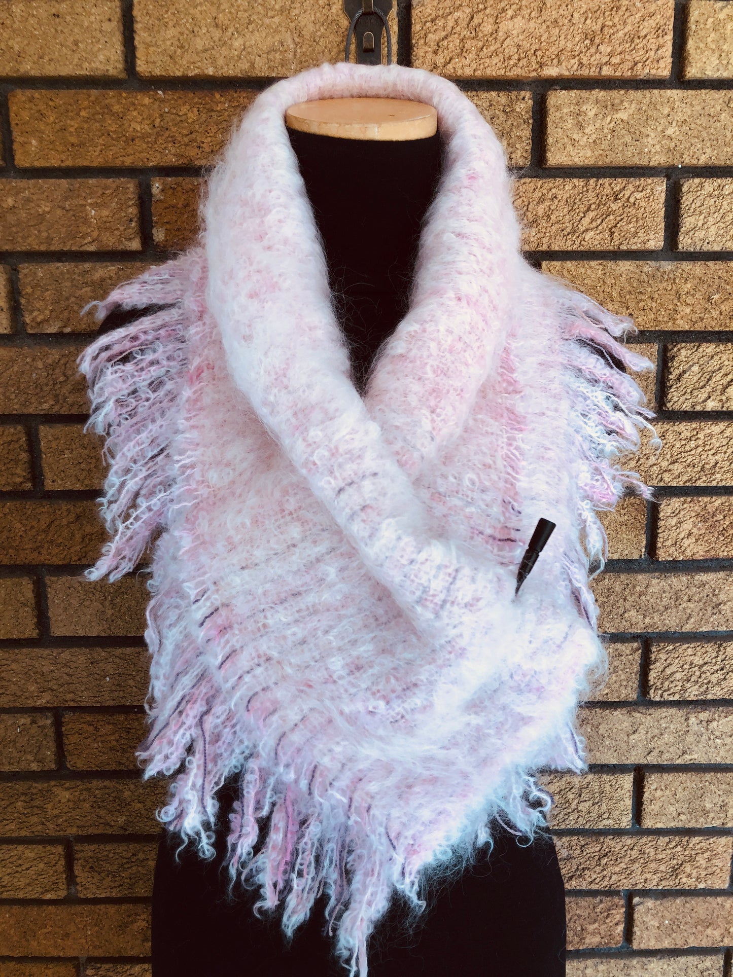 Pinned Collar 16" - FLOSSED PINK